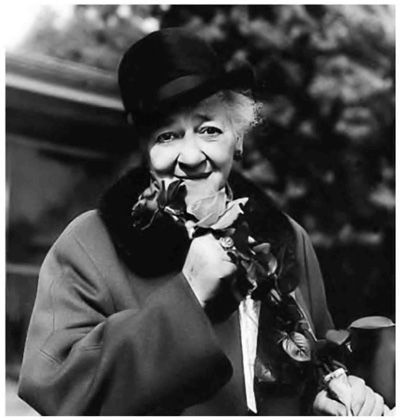 Иллюстрация к книге — Фаина Раневская. Фуфа Великолепная, или С юмором по жизни [i_059.jpg]