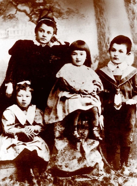 Иллюстрация к книге — Мои королевы. Раневская, Зелёная, Пельтцер [i_048.jpg]