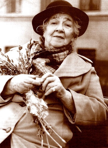 Иллюстрация к книге — Мои королевы. Раневская, Зелёная, Пельтцер [i_099.jpg]