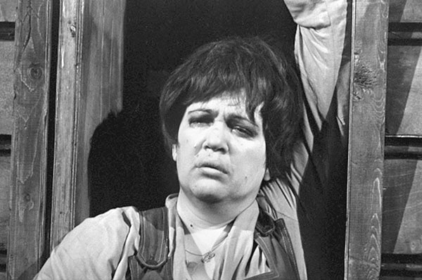 Иллюстрация к книге — Галина Волчек. В зеркале нелепом и трагическом [_049.jpg]