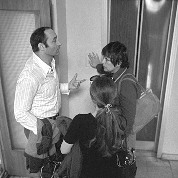 Иллюстрация к книге — Галина Волчек. В зеркале нелепом и трагическом [_055.jpg]