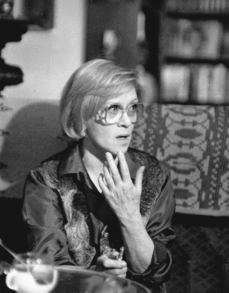 Иллюстрация к книге — Галина Волчек. В зеркале нелепом и трагическом [_157.jpg]