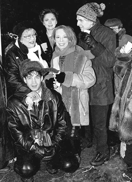 Иллюстрация к книге — Галина Волчек. В зеркале нелепом и трагическом [_217.jpg]