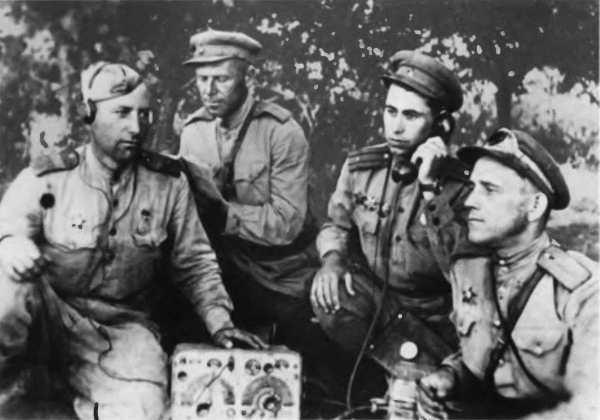 Иллюстрация к книге — Берзарин [i_044.jpg]