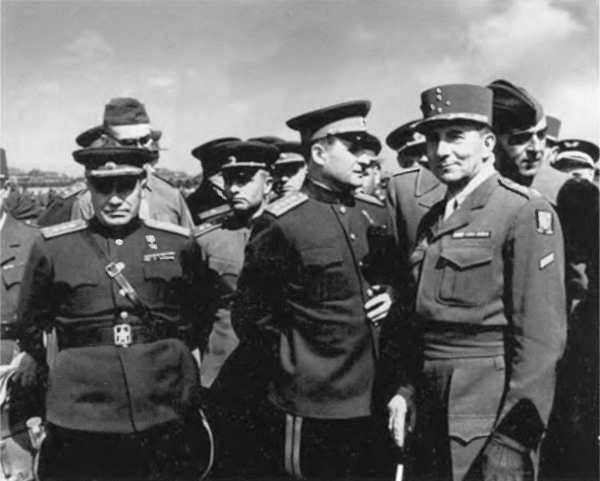 Иллюстрация к книге — Берзарин [i_074.jpg]