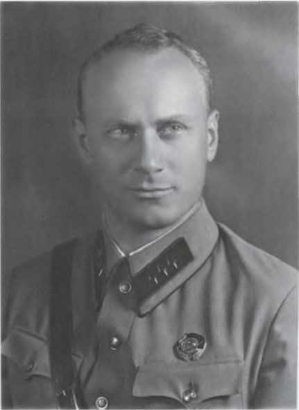 Иллюстрация к книге — Записки из чемодана. Тайные дневники первого председателя КГБ, найденные через 25 лет после его смерти [i_022.jpg]