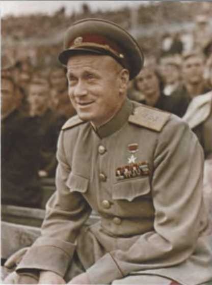 Иллюстрация к книге — Записки из чемодана. Тайные дневники первого председателя КГБ, найденные через 25 лет после его смерти [i_045.jpg]