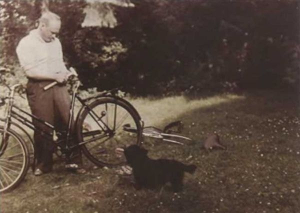 Иллюстрация к книге — Записки из чемодана. Тайные дневники первого председателя КГБ, найденные через 25 лет после его смерти [i_116.jpg]