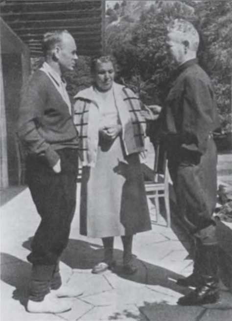 Иллюстрация к книге — Записки из чемодана. Тайные дневники первого председателя КГБ, найденные через 25 лет после его смерти [i_124.jpg]