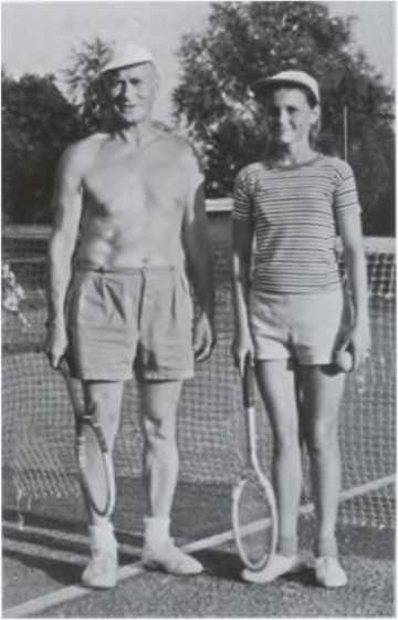 Иллюстрация к книге — Записки из чемодана. Тайные дневники первого председателя КГБ, найденные через 25 лет после его смерти [i_143.jpg]