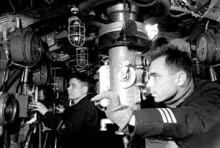 Иллюстрация к книге — Лунин атакует &quot;Тирпиц&quot; [sergeev_23.jpg]