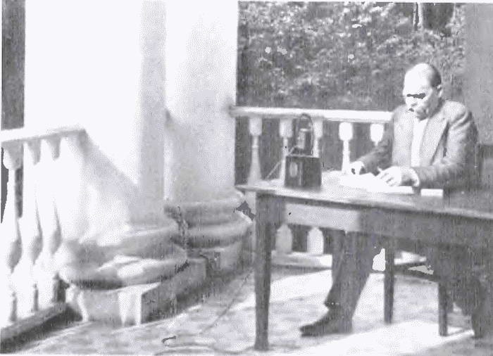 Иллюстрация к книге — Товарищ Павлик. Взлет и падение советского мальчика-героя [i_021.jpg]