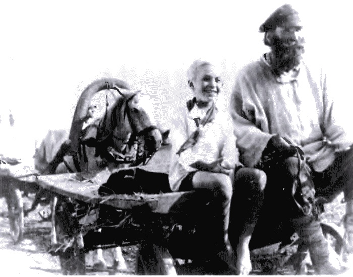 Иллюстрация к книге — Товарищ Павлик. Взлет и падение советского мальчика-героя [i_024.jpg]