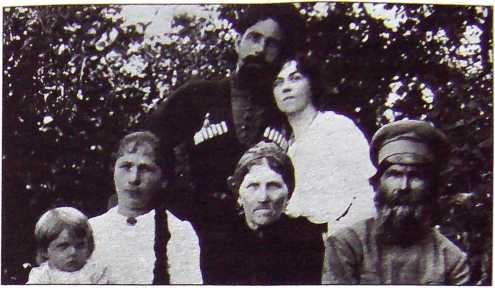 Иллюстрация к книге — Коллонтай. Валькирия и блудница революции [i_010.jpg]