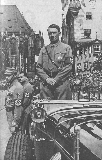 Иллюстрация к книге — Адольф Гитлер. Жизнь под свастикой [i_013.jpg]