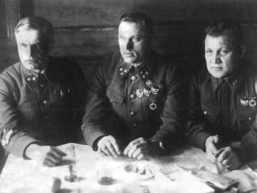 Иллюстрация к книге — Рокоссовский [i_023.jpg]