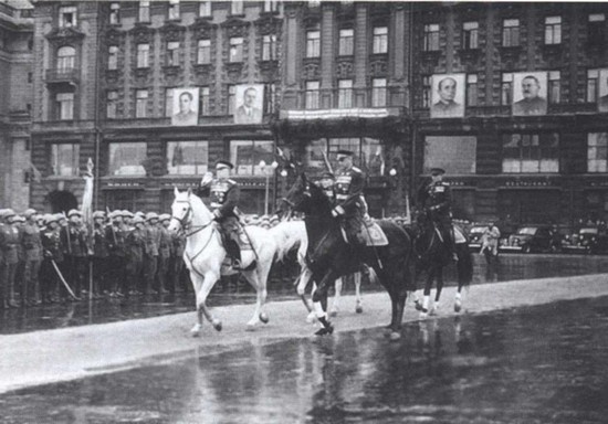 Иллюстрация к книге — Рокоссовский [i_044.jpg]