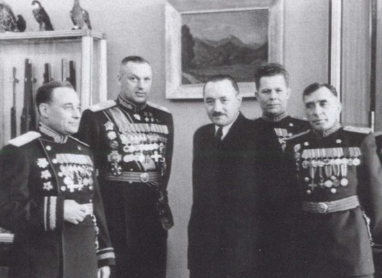 Иллюстрация к книге — Рокоссовский [i_049.jpg]