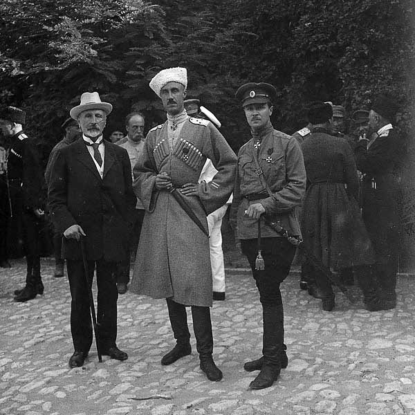 Иллюстрация к книге — Белый Крым. 1920 [ris_8.jpg]