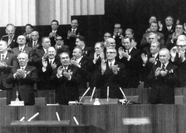 Иллюстрация к книге — Байбаков [i_030.jpg]