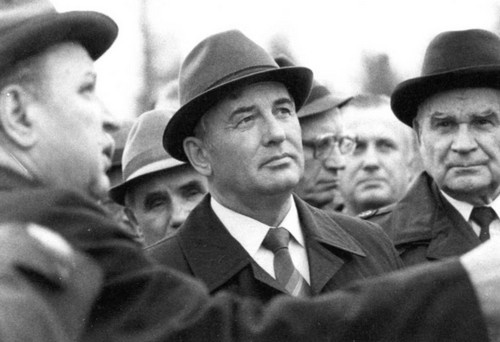 Иллюстрация к книге — Байбаков [i_040.jpg]