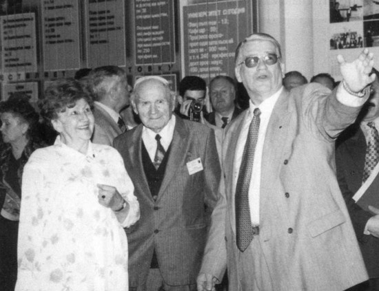 Иллюстрация к книге — Байбаков [i_044.jpg]