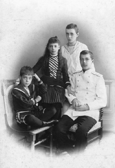 Иллюстрация к книге — Августейший бунт. Дом Романовых накануне революции [i_017.jpg]