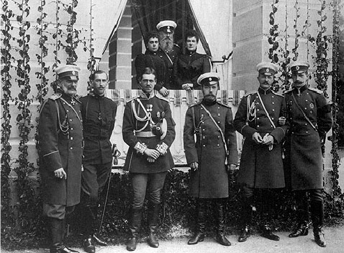 Иллюстрация к книге — Августейший бунт. Дом Романовых накануне революции [i_026.jpg]