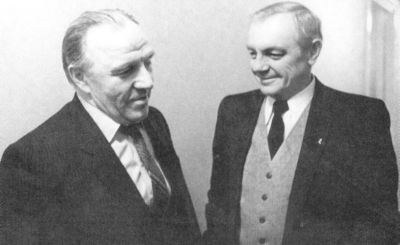 Иллюстрация к книге — Кирилл Лавров [i_046.jpg]