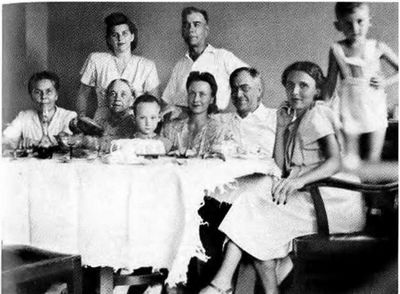 Иллюстрация к книге — Повседневная жизнь &quot;русского&quot; Китая [i_038.jpg]