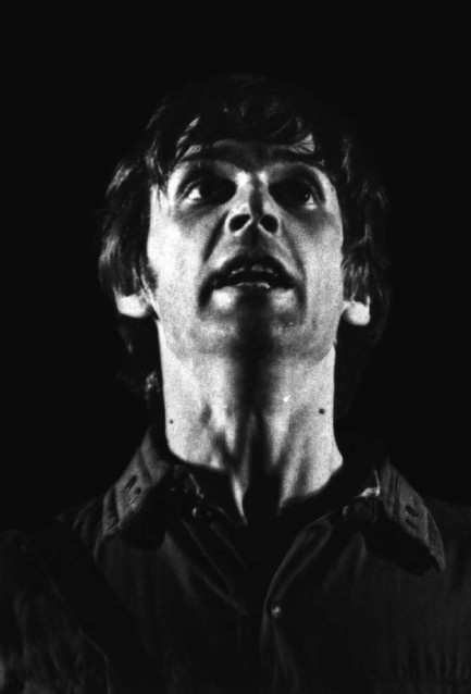 Иллюстрация к книге — Александр Абдулов. Необыкновенное чудо [i_007.jpg]