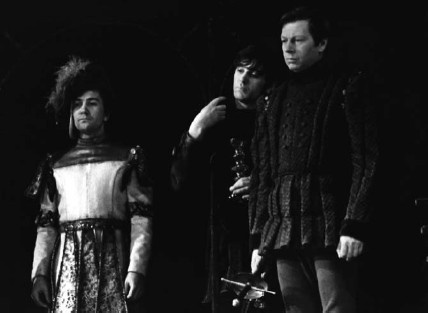 Иллюстрация к книге — Александр Абдулов. Необыкновенное чудо [i_018.jpg]