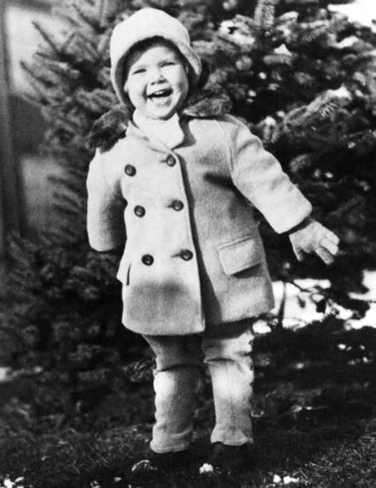 Иллюстрация к книге — Грейс Келли. Как стать принцессой… [i_003.jpg]