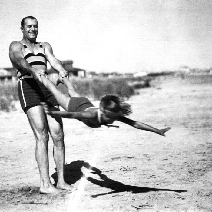 Иллюстрация к книге — Грейс Келли. Как стать принцессой… [i_009.jpg]