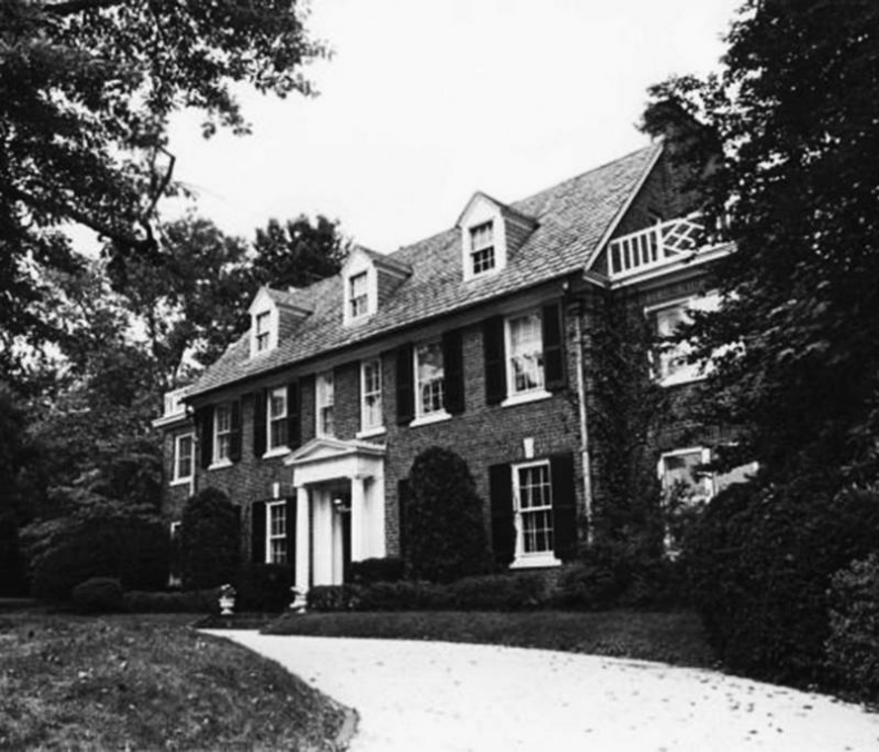 Иллюстрация к книге — Грейс Келли. Как стать принцессой… [i_010.jpg]