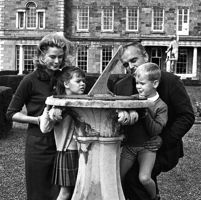 Иллюстрация к книге — Грейс Келли. Как стать принцессой… [i_088.jpg]