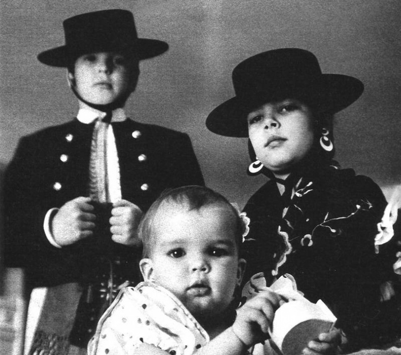 Иллюстрация к книге — Грейс Келли. Как стать принцессой… [i_092.jpg]