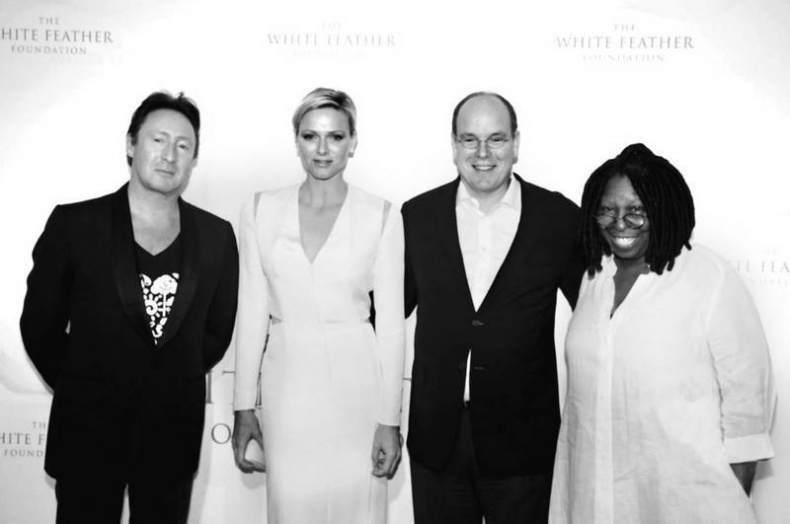 Иллюстрация к книге — Грейс Келли. Как стать принцессой… [i_131.jpg]