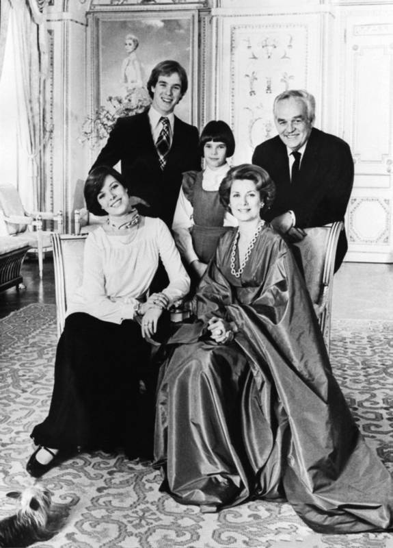 Иллюстрация к книге — Грейс Келли. Как стать принцессой… [i_134.jpg]