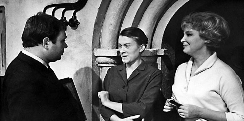 Иллюстрация к книге — Мои пригорки, ручейки. Воспоминания актрисы [i_030.jpg]