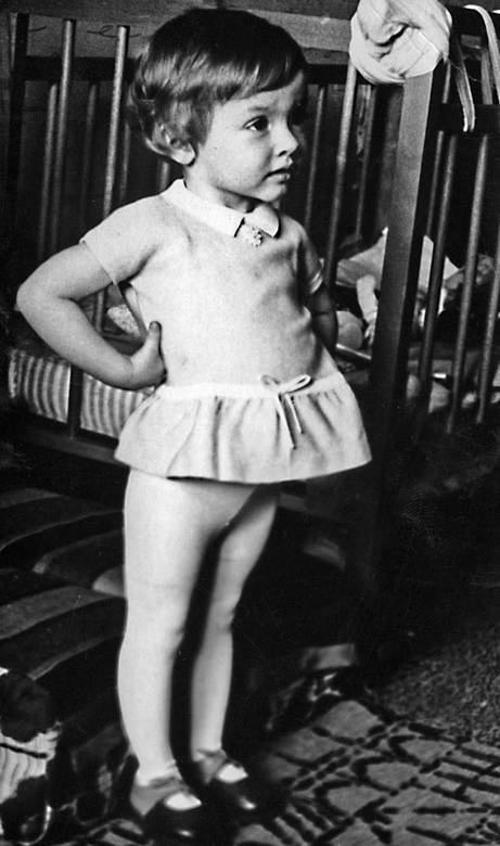 Иллюстрация к книге — Мои пригорки, ручейки. Воспоминания актрисы [i_037.jpg]