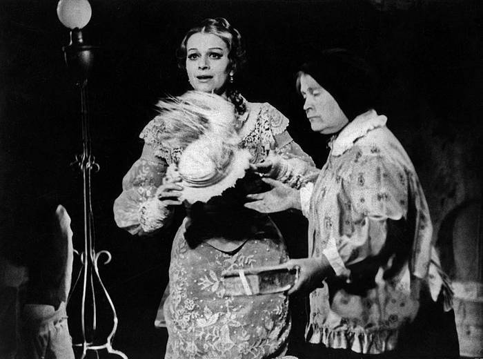 Иллюстрация к книге — Мои пригорки, ручейки. Воспоминания актрисы [i_043.jpg]