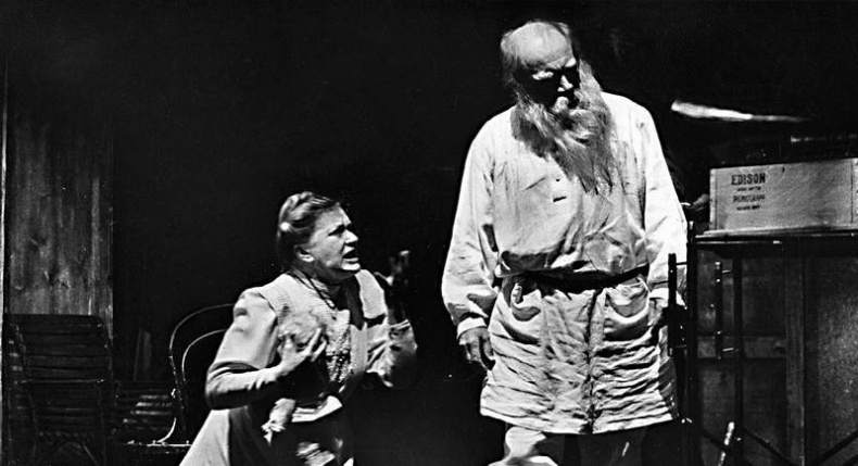 Иллюстрация к книге — Мои пригорки, ручейки. Воспоминания актрисы [i_061.jpg]