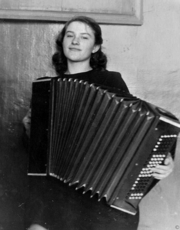 Иллюстрация к книге — Мои пригорки, ручейки. Воспоминания актрисы [i_066.jpg]