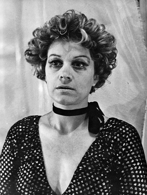 Иллюстрация к книге — Мои пригорки, ручейки. Воспоминания актрисы [i_075.jpg]