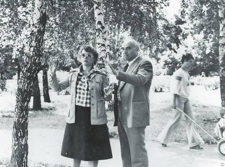 Иллюстрация к книге — Мои пригорки, ручейки. Воспоминания актрисы [i_083.jpg]