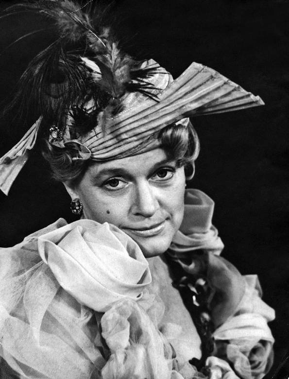 Иллюстрация к книге — Мои пригорки, ручейки. Воспоминания актрисы [i_084.jpg]