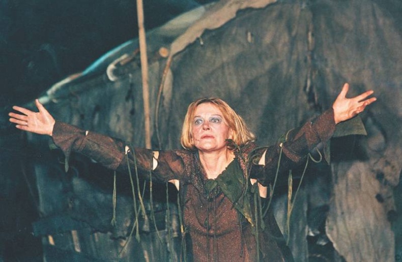 Иллюстрация к книге — Мои пригорки, ручейки. Воспоминания актрисы [i_086.jpg]