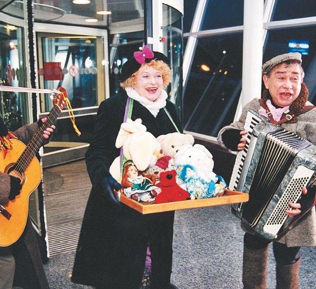 Иллюстрация к книге — Мои пригорки, ручейки. Воспоминания актрисы [i_093.jpg]