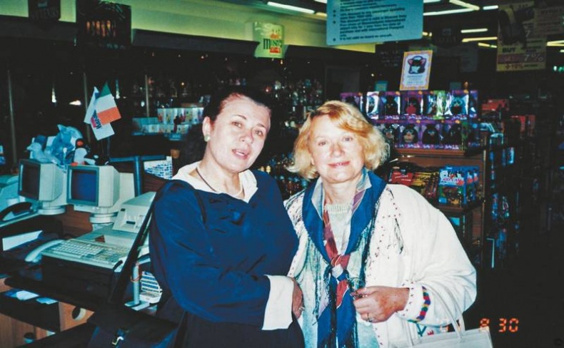 Иллюстрация к книге — Мои пригорки, ручейки. Воспоминания актрисы [i_105.jpg]